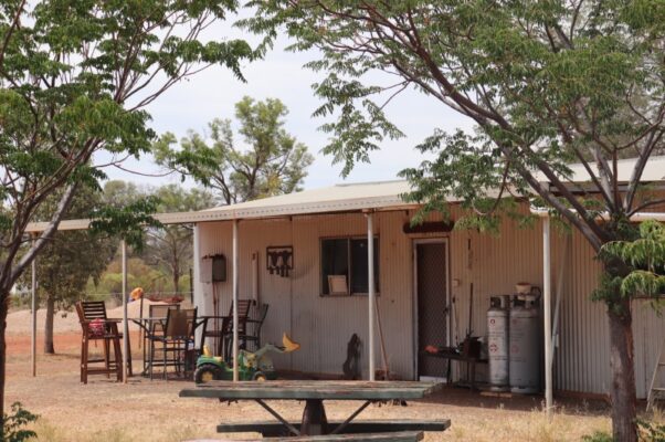 affine station hut