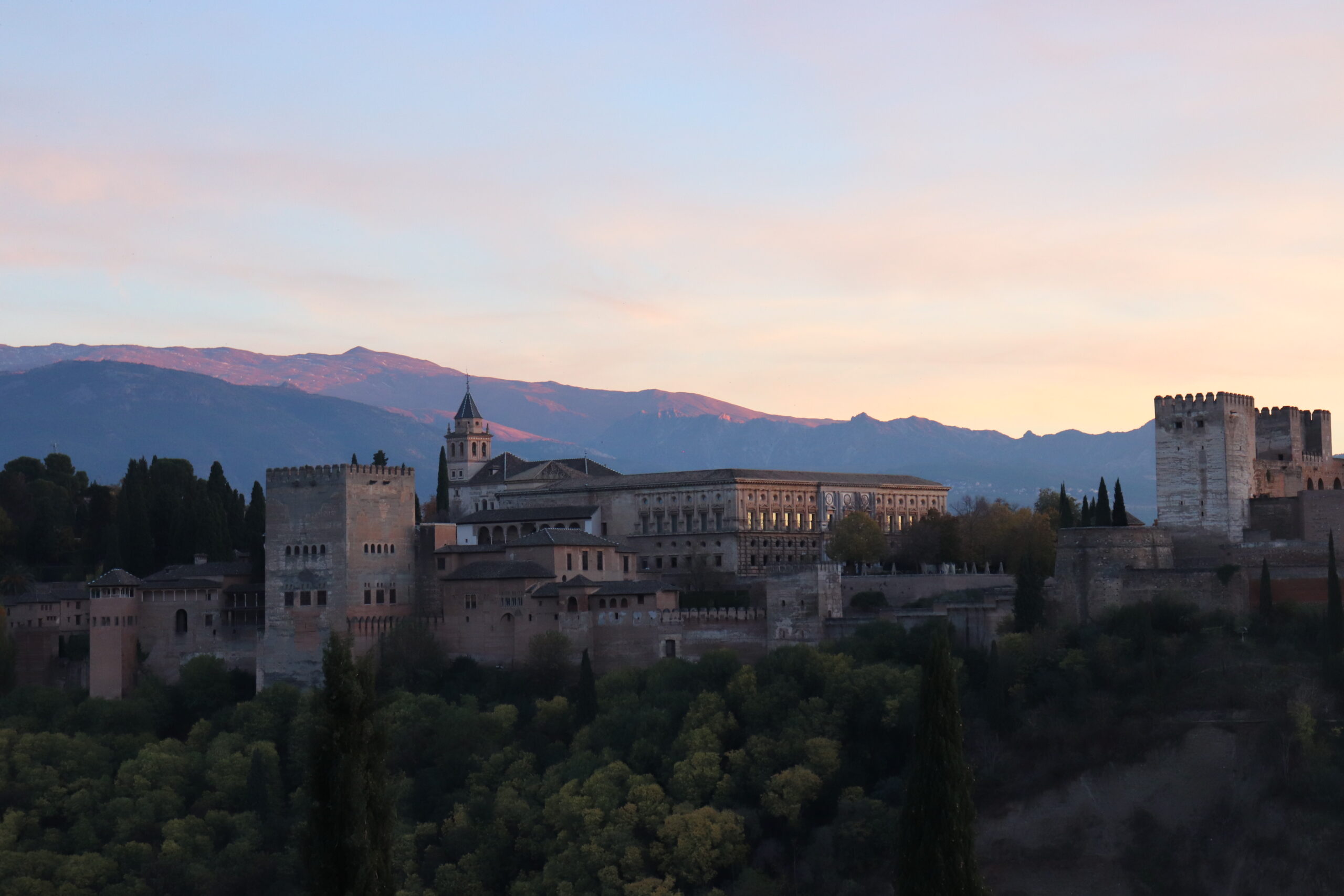 alhambra au couché du soleil