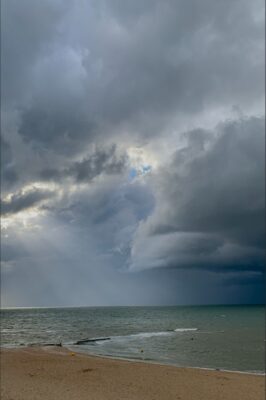 soleil et orage en normandie