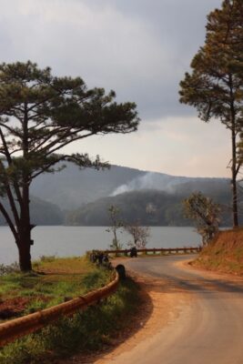 Tuyen Lam Lake