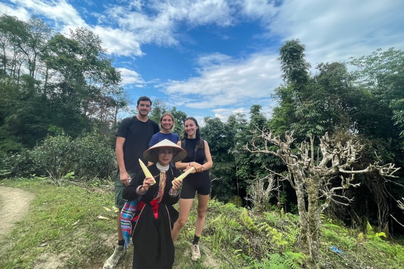 day 2 trek Hoang su phi