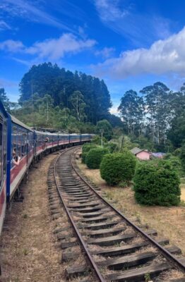train de nuwara Eliya à huputale